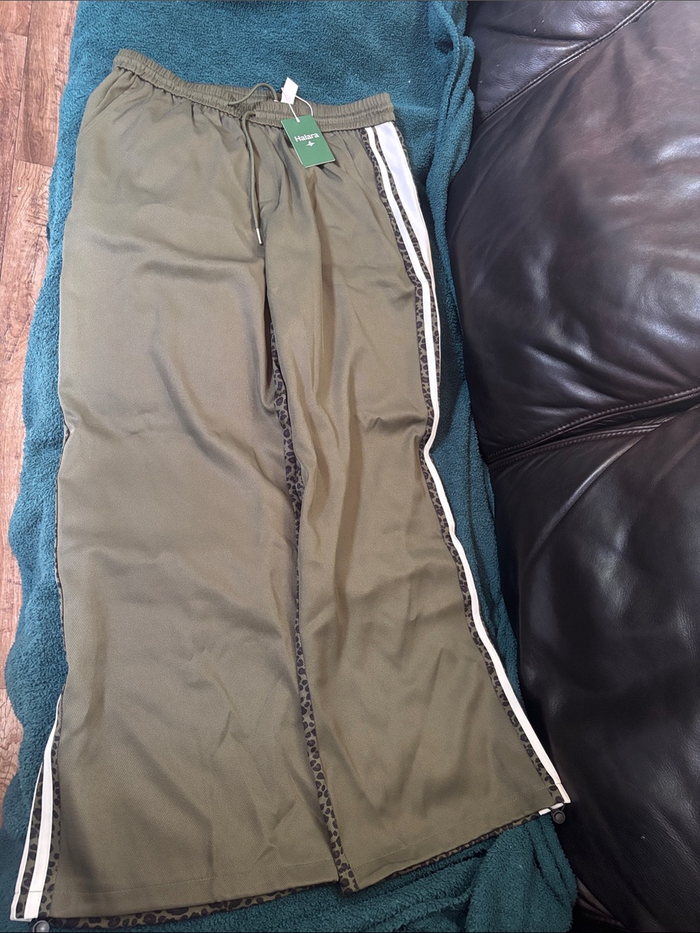 HALARA Olive Green Joggers